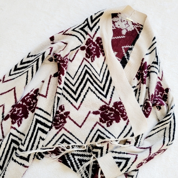 Fringe Cape Sweater Beige Open Asym Hem Cardigan Burgundy Floral Black Chevron S - Picture 5 of 6